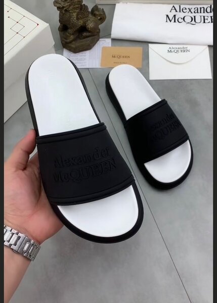 Claquettes Alexander McQueen