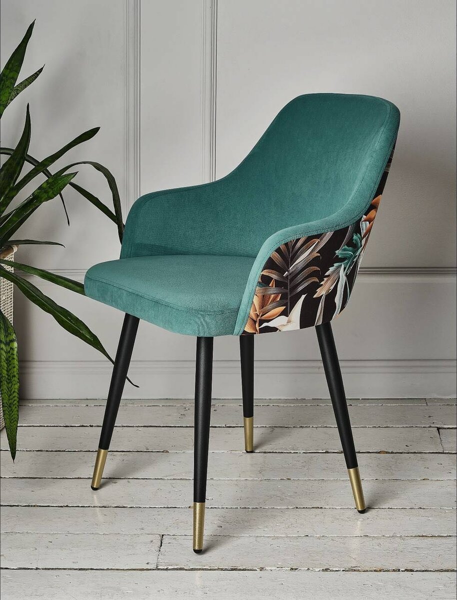 Продаю стулья кухонные дизайнерские,мягкие со спинкой.