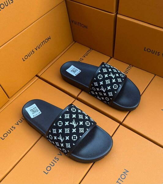 SANDALE LOUIS VUITTON EN GOMME
