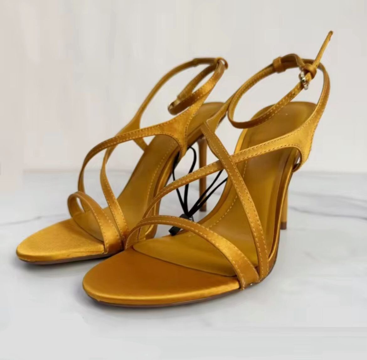 Sandales à talons élégantes femme