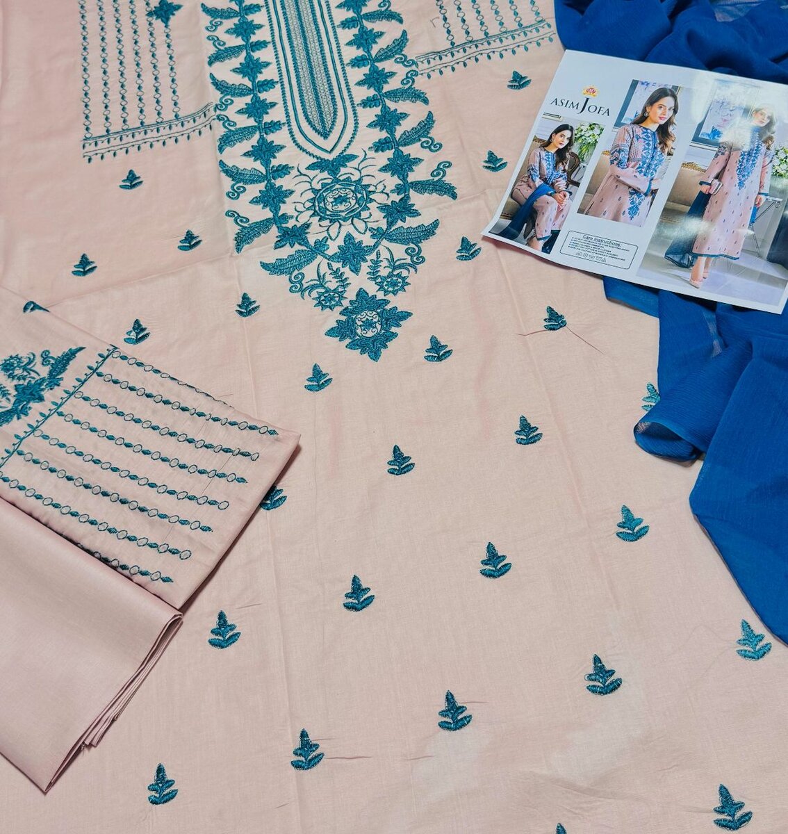 3 pcs women's unstitched Embroidered Lawn suit