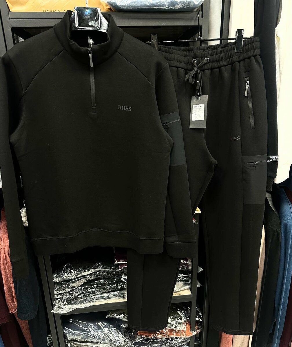 Спортивный костюмы