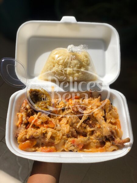 Plat de pâte de poulet