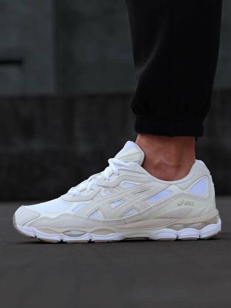 Chaussures de Running ASICS Modernes