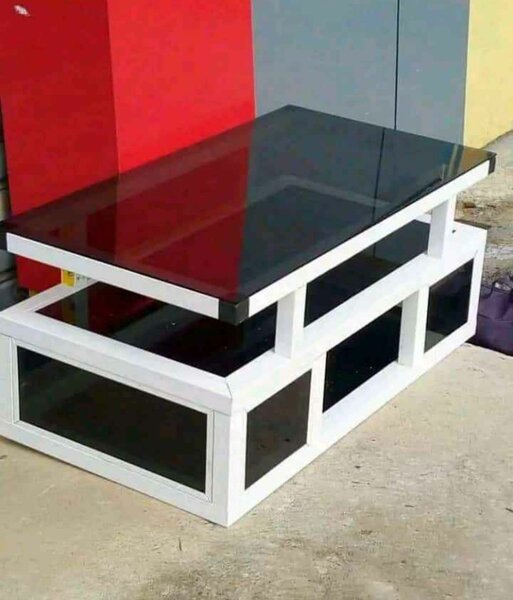 Table basse moderne en métal