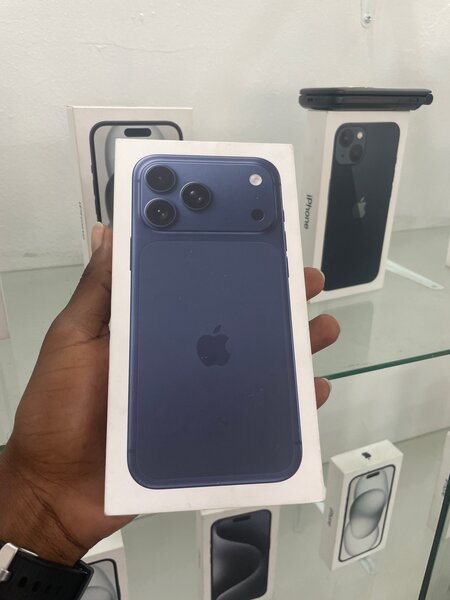 iPhone 17Pro Max Bleu
