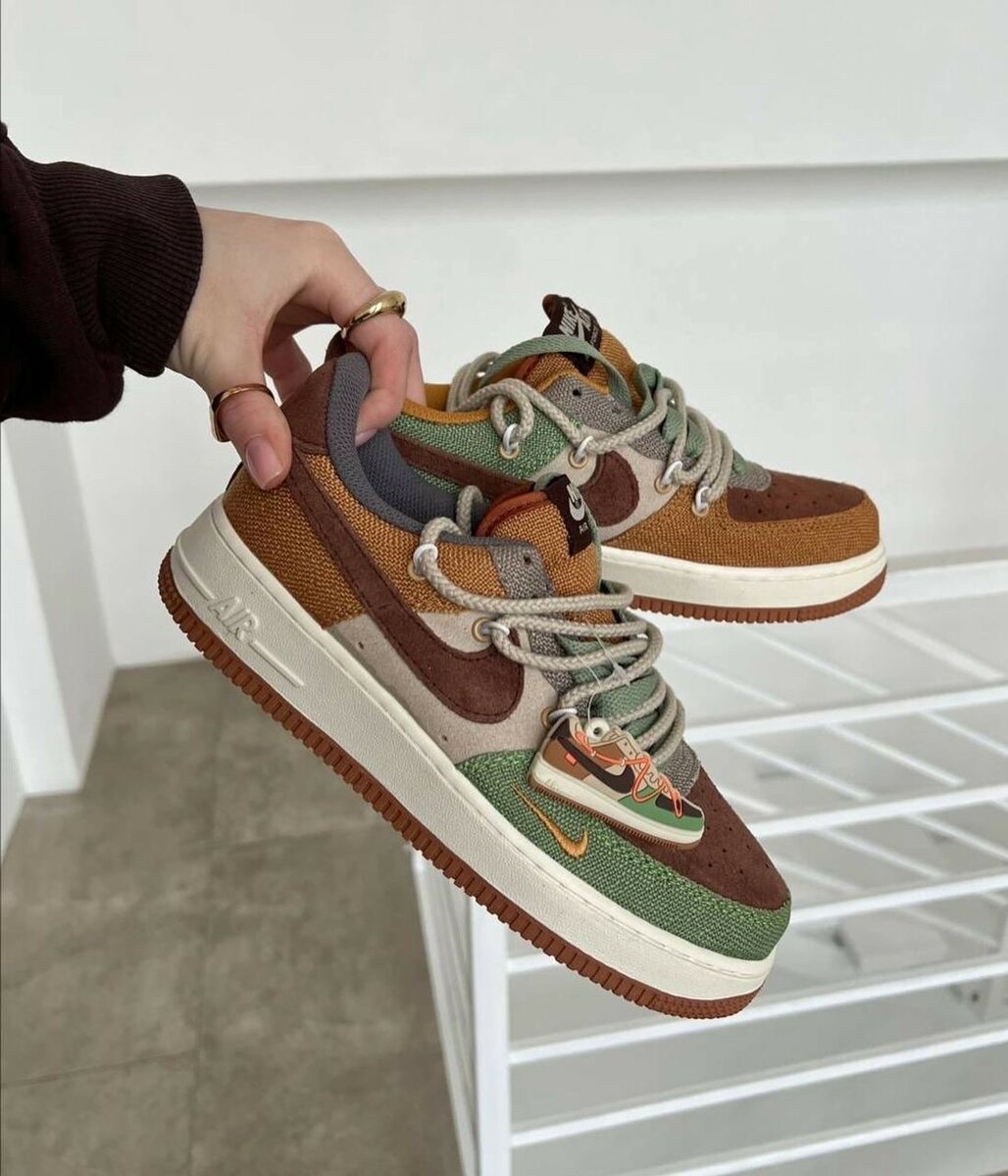 NIKE AIRFORCE UTRAL BROWN