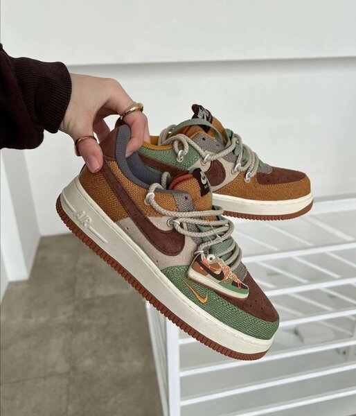 NIKE AIRFORCE UTRAL BROWN