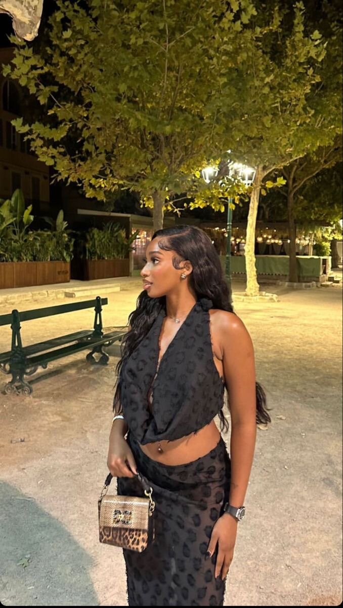 Jupe et haut noire chic femme