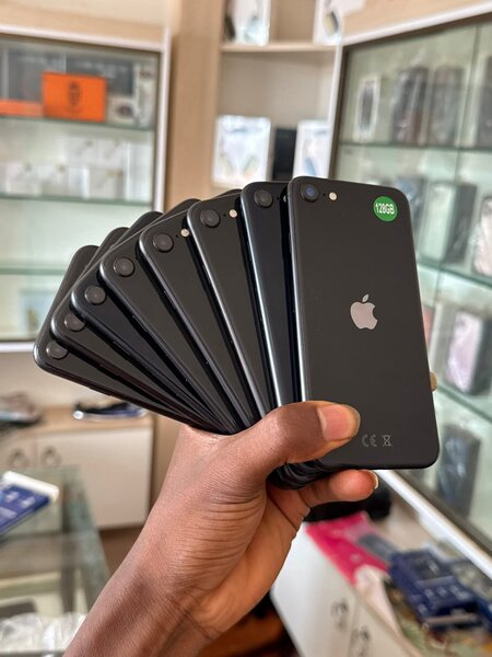 iPhone 128 Go Noir
