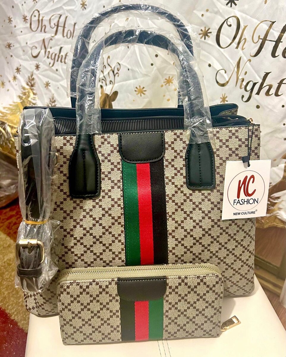 Sac à main et pochette motif carreaux