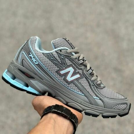 New Balance 740