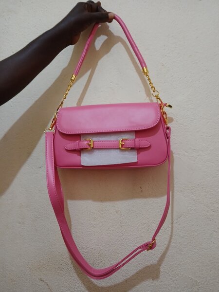 Sac à main moderne en cuir