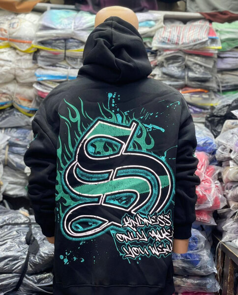 Sweat à capuche graffiti