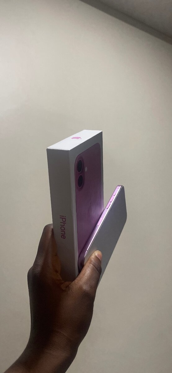 iPhone 16plus pink