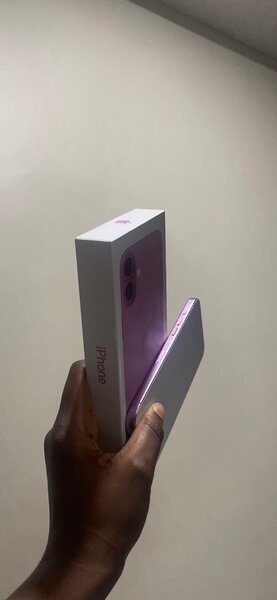 iPhone 16plus pink