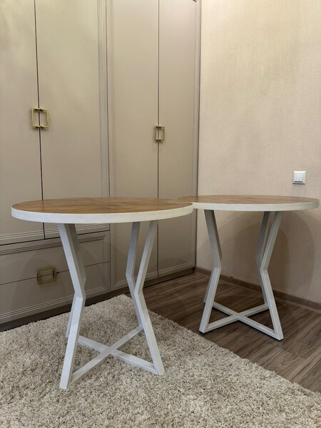 Продаются качественные два стола