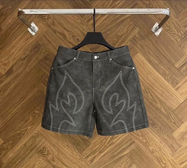 Shorts en cuir pour hommes