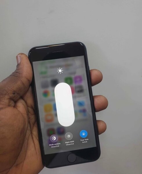 iPhone SE Reconditionné Noir