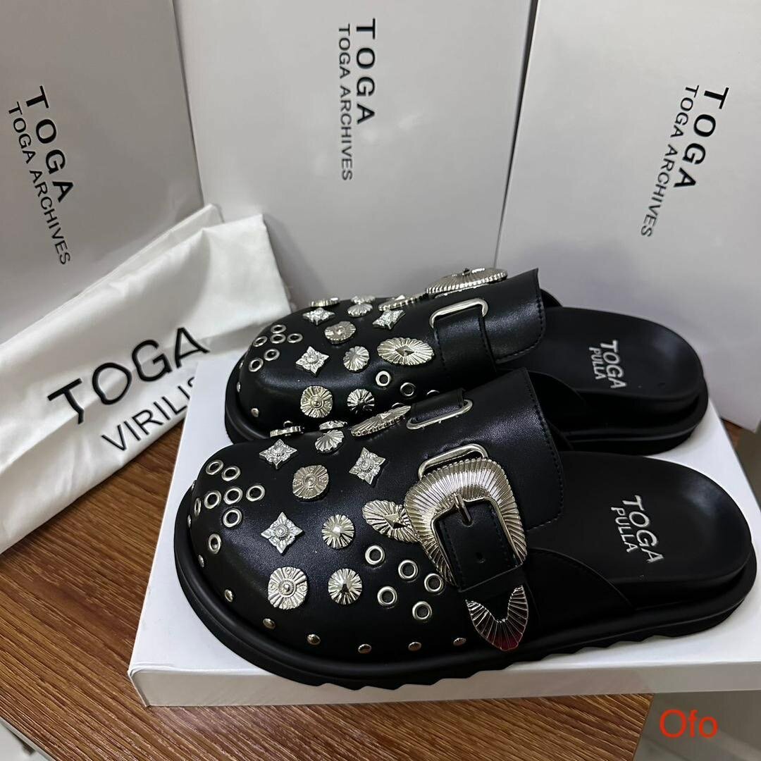 Mules Toga cloutées stylées