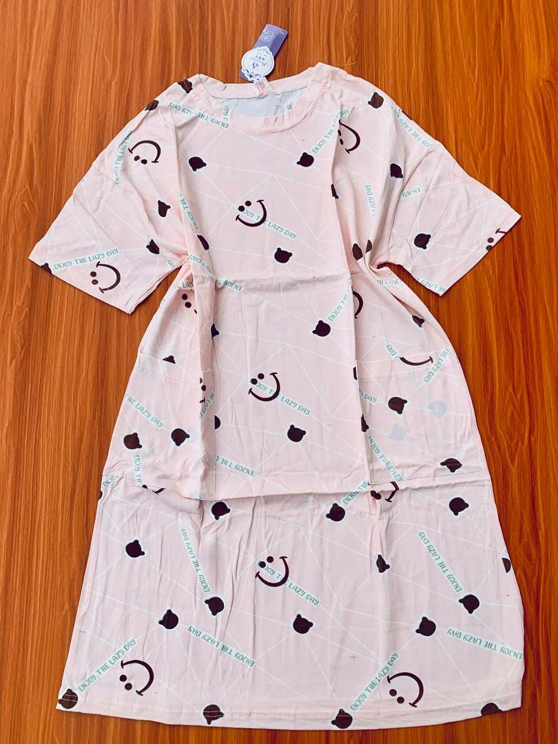 Women's cartoon character with pockets