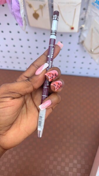 Crayon à sourcils longue tenue