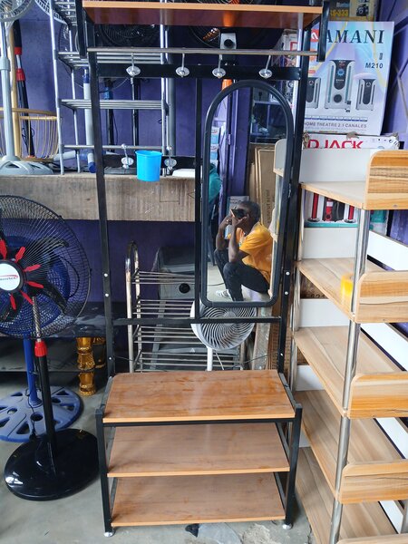 Porte-manteau avec miroir