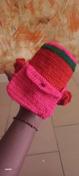 Chapeau crocheté coloré