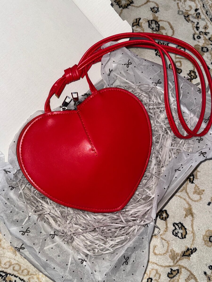 Сумки сердечки.