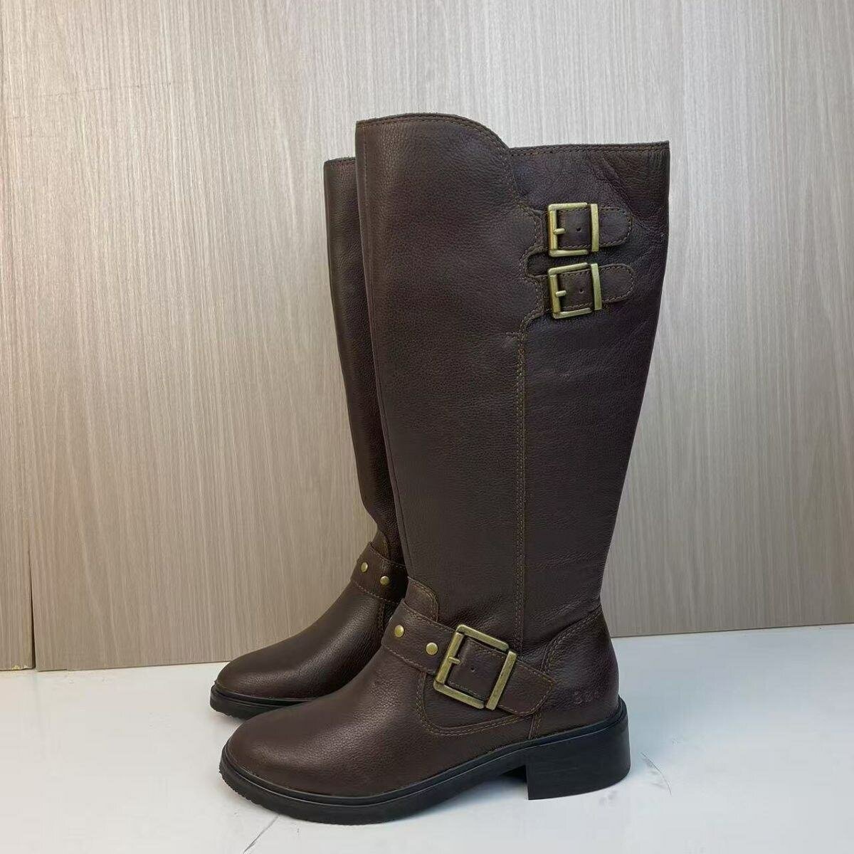 Кожаные сапоги для милых дам