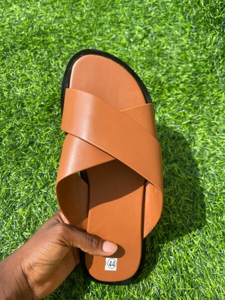 Sandales en cuir croisé