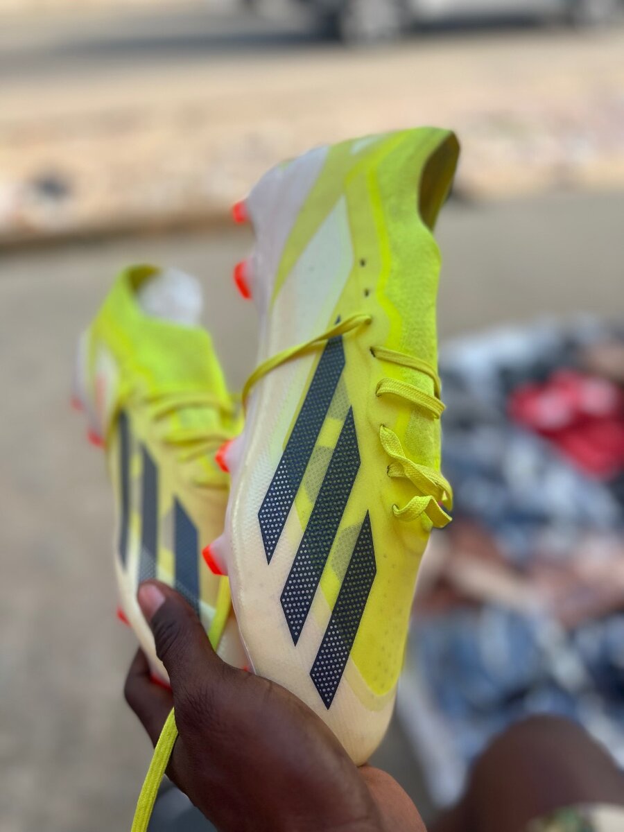 Chaussures de Football Jaunes