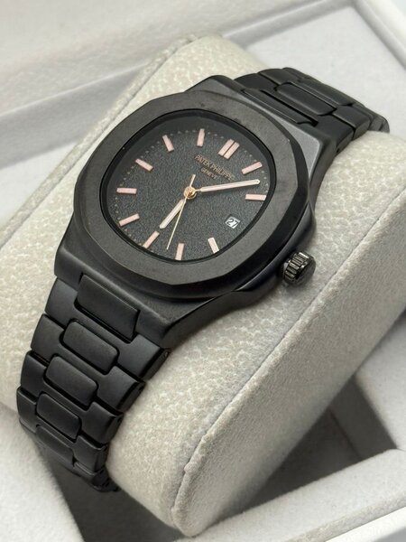 Montre élégante en acier inoxydable