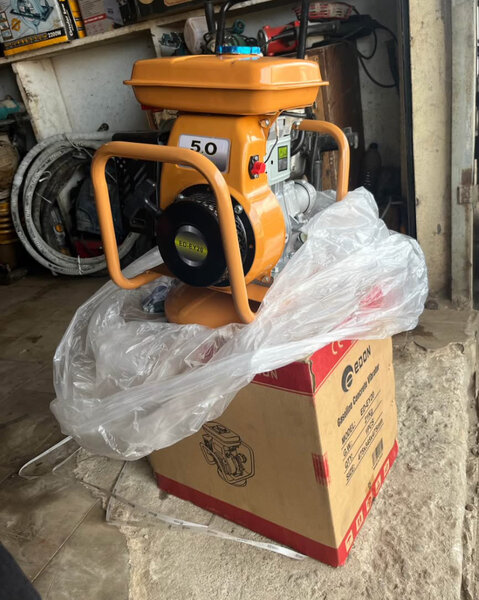 Moteur à essence puissant 5.0