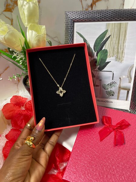 Collier Pendentif Trèfle Élégant