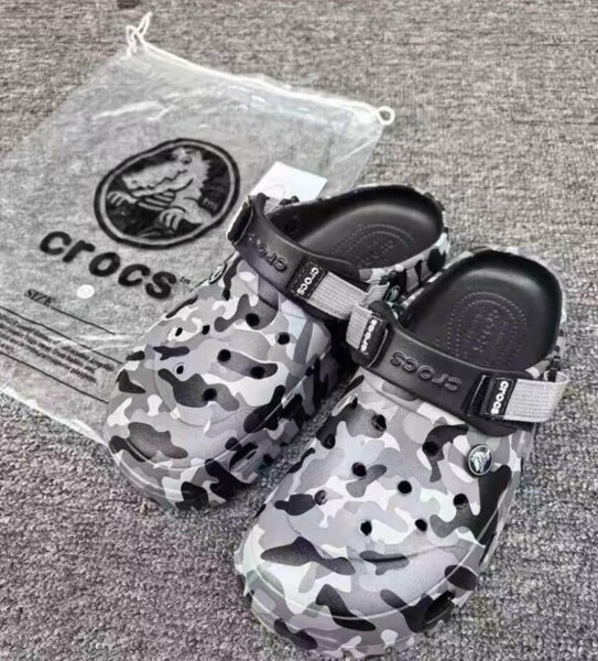 Sabots crocs à motif