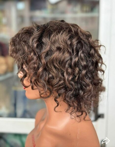 Perruque Bouclée Moderne