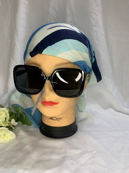 Lunettes de soleil carrées chic