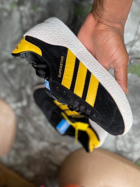 Adidas superstars