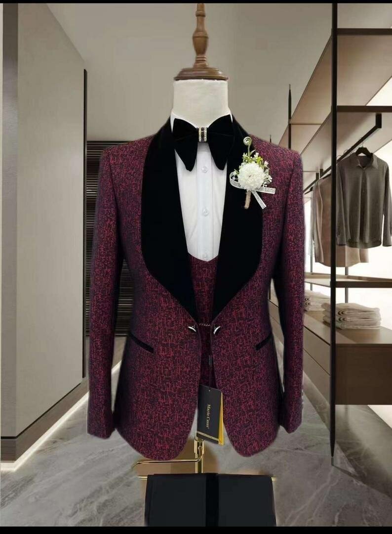 Costume élégant homme bordeaux