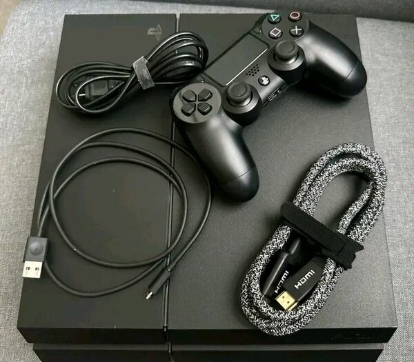 Console PS4 avec accessoires