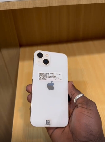 iPhone 13 simple