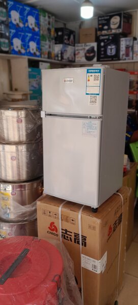 CHIGO mini table top fridge