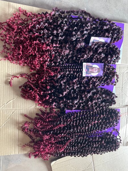 Extensions cheveux bouclés bordeaux