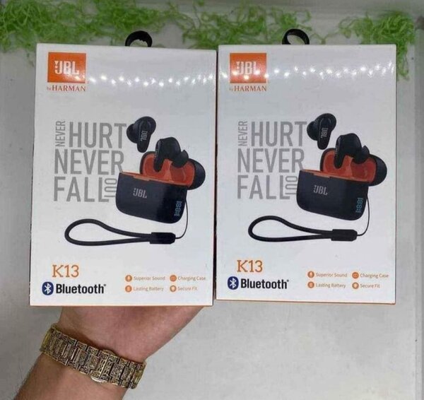 Écouter JBL K13