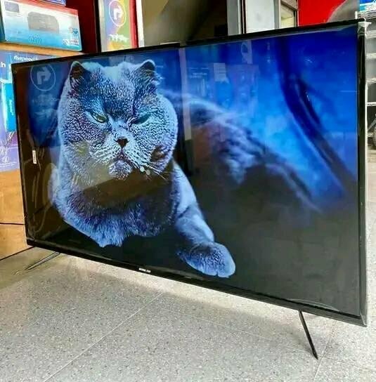 Frameless Samsung SMART TVs brand new
