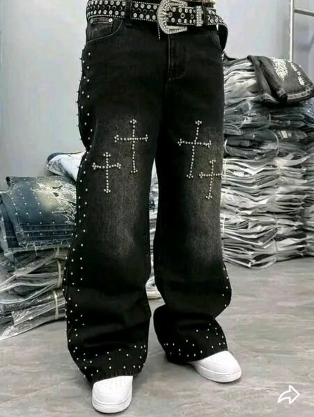 Jeans larges noirs avec strass et croix
