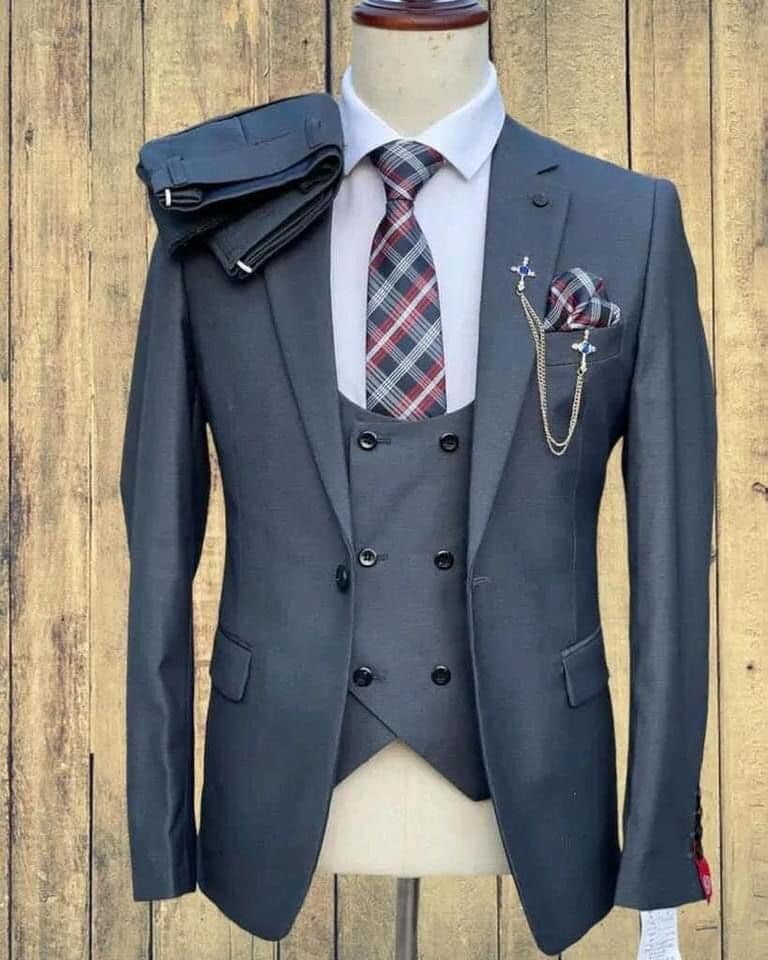 grey men's suit