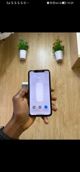 iPhone XR Rouge sans id