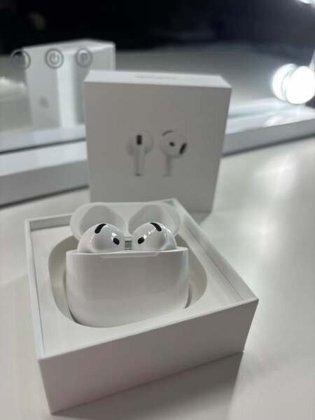 AirPods 4